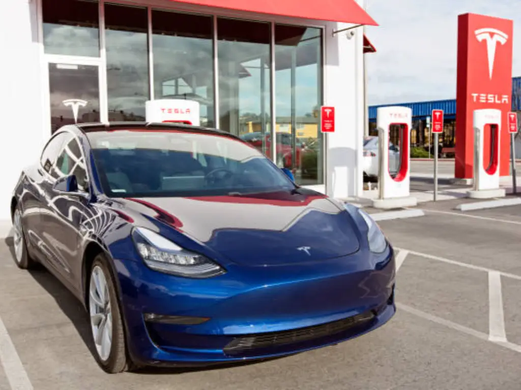 chi phí trạm sạc siêu tốc Tesla