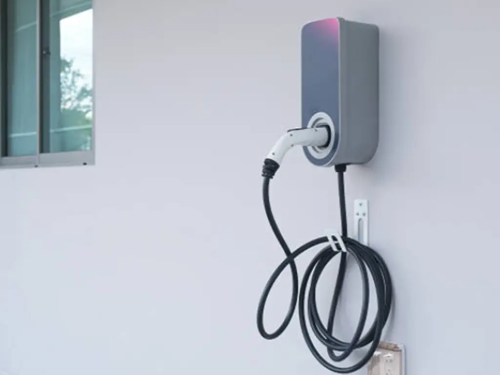 cost of charging ev at home vs charging station (2)